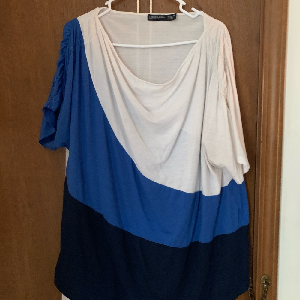 Very comfortable shirt 4x  excellent condition